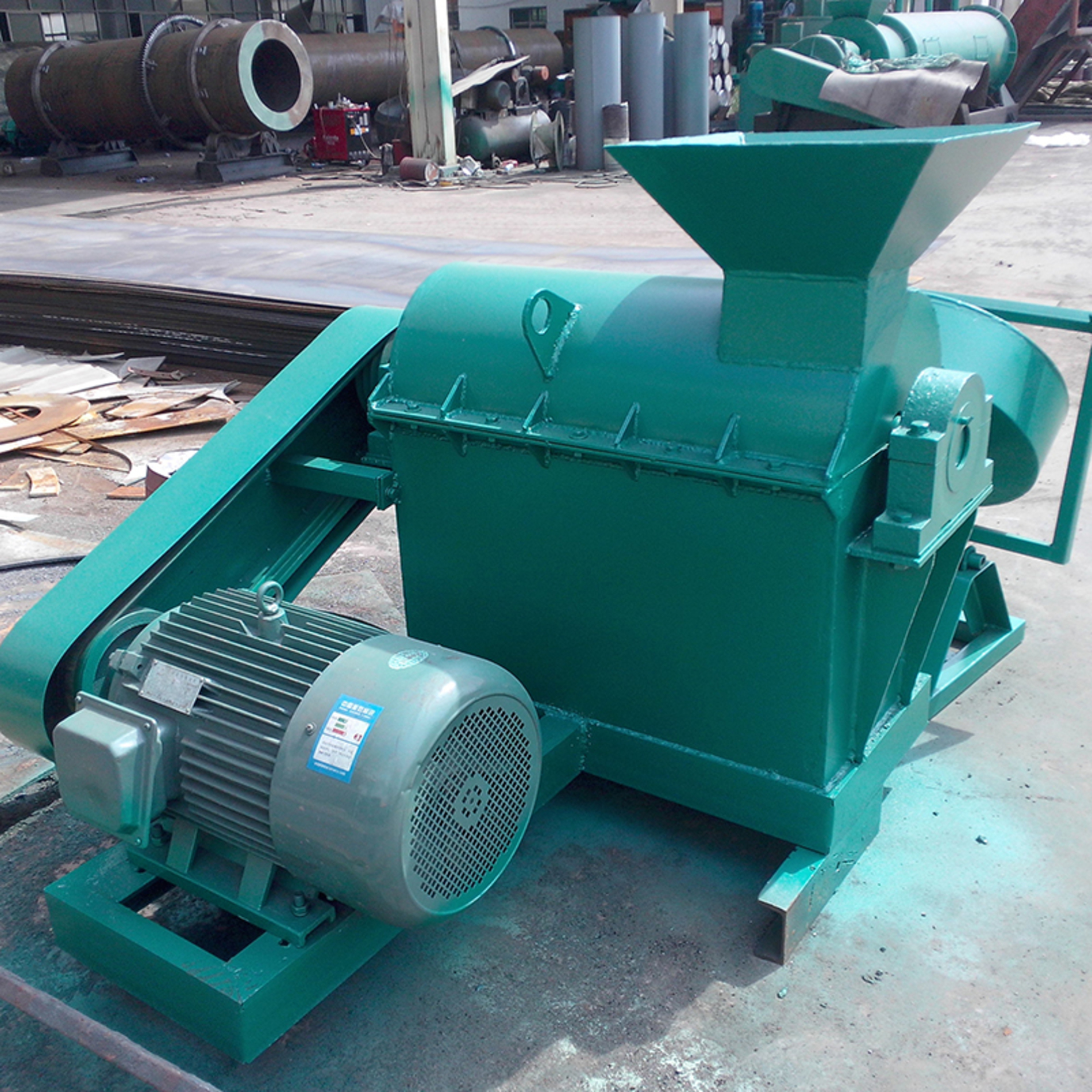 羊糞粉碎機(jī)多少錢(qián)一臺(tái)？