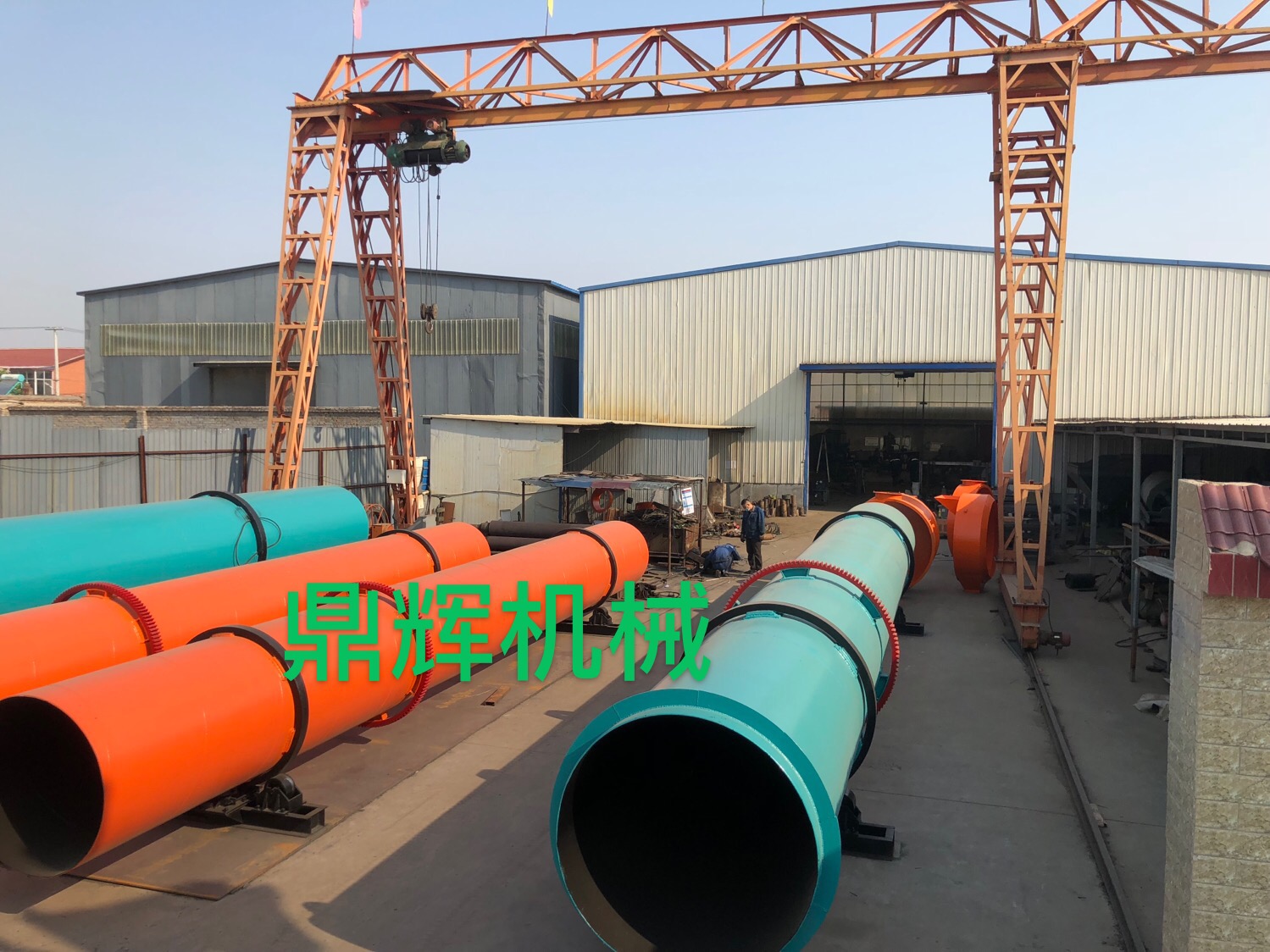 生產(chǎn)有機(jī)肥時(shí)所用的烘干和冷卻設(shè)備工作原理是什么？