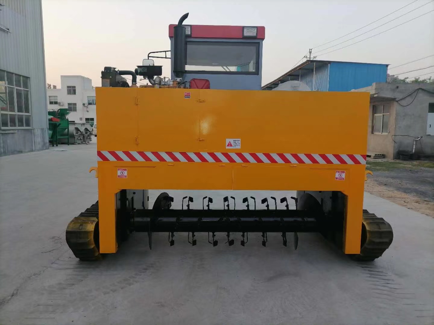 有機肥槽式翻拋機應(yīng)用哪些范圍？有什么優(yōu)勢？