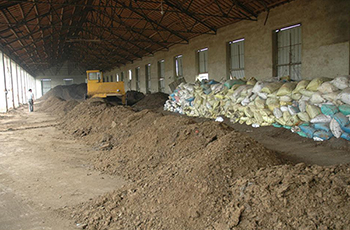 牛糞變成有機(jī)肥